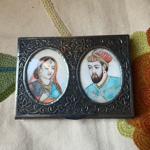 Vintage Sterling Silver Marriage Box from India - Picture 3 of 12